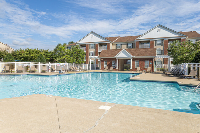 Westbury Farms - Westbury Farms Apartments