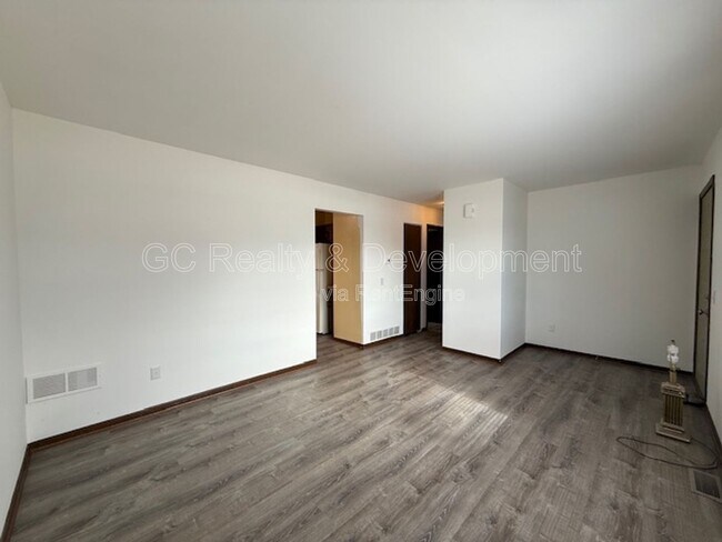 Photo - 944 Shady Ln