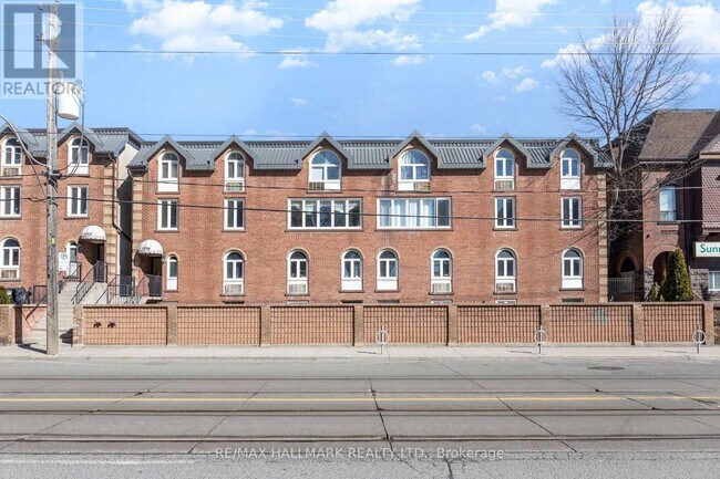 Photo - 1250 King St W