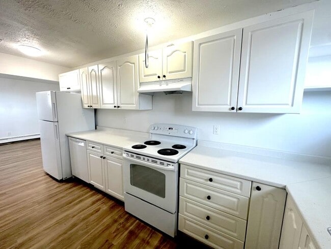 Building Photo - 2 bedroom in Prince George BC V2M 1J3