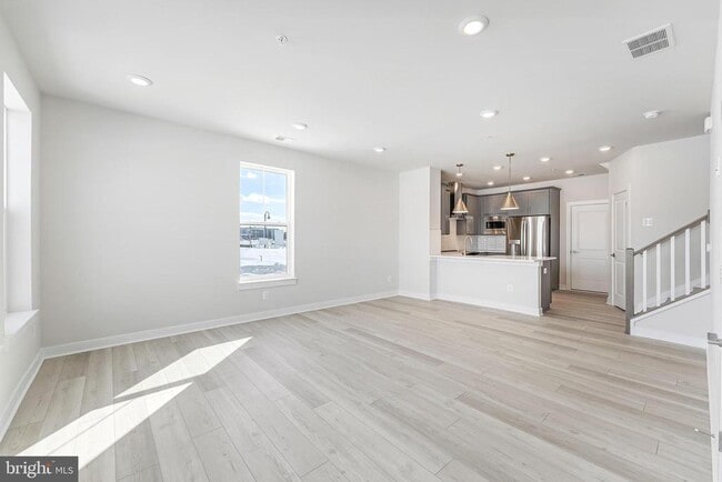 Photo - 44592 Strabane Ter