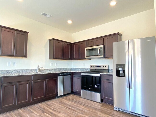 Photo - 239 Grand Central Wy