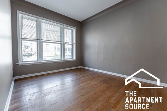 Photo - 907 W Belmont Ave Unit 3F