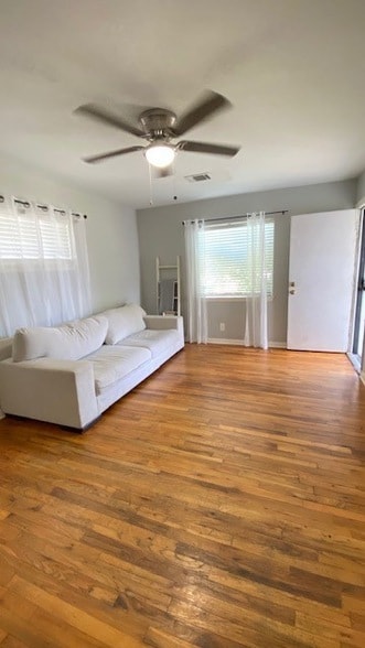 Photo - 222 Caplin St