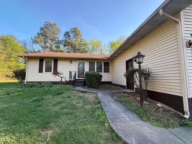 Photo - 2-3 Bedroom house with 2 bathrooms and garage