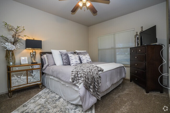 1BR, 1BA - 554SF - Primary Bedroom