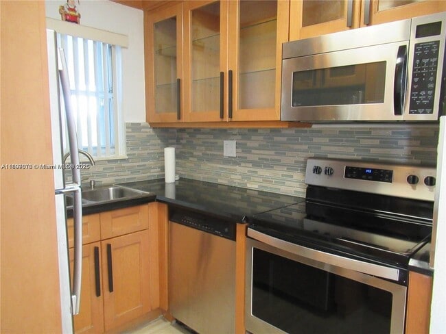 Building Photo - 100 Fontainebleau Blvd Unit 403