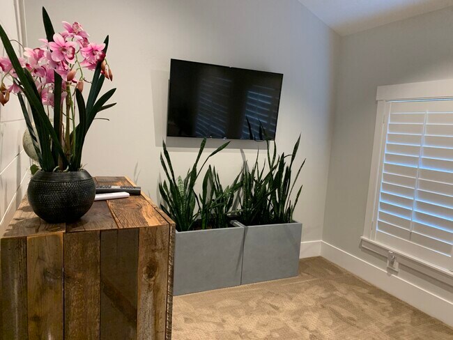 Photo - 991 E Senior Band Rd