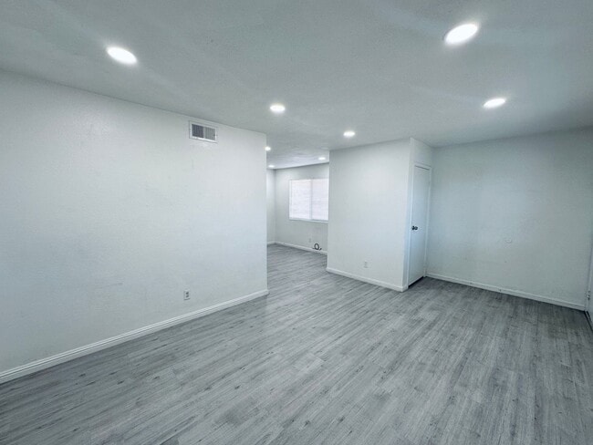 Photo - 4225 Stewart Ave Unit 4225 Stewart Ave #4