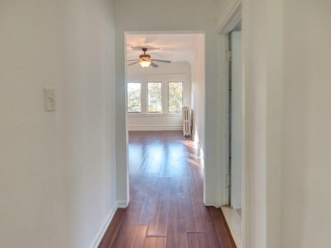 Photo - 1067 E 2nd St Unidad 3