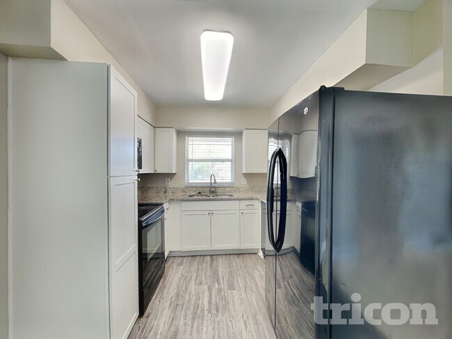 808 Agnes Dr