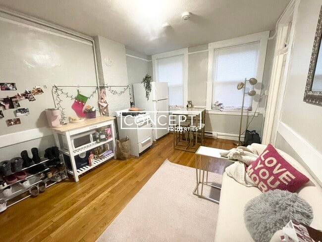 Photo - 161 Endicott St Unit 2R