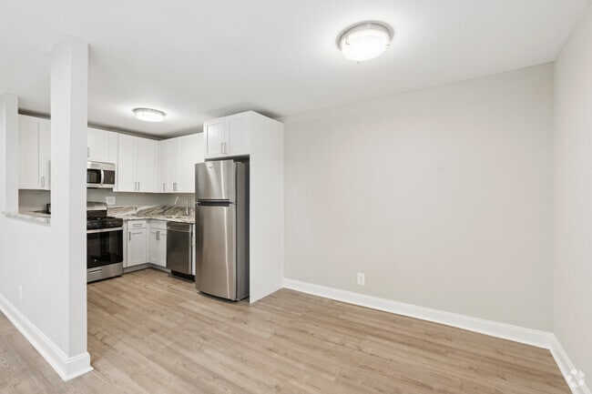 1BR, 1BA - 733SF - Dining Area