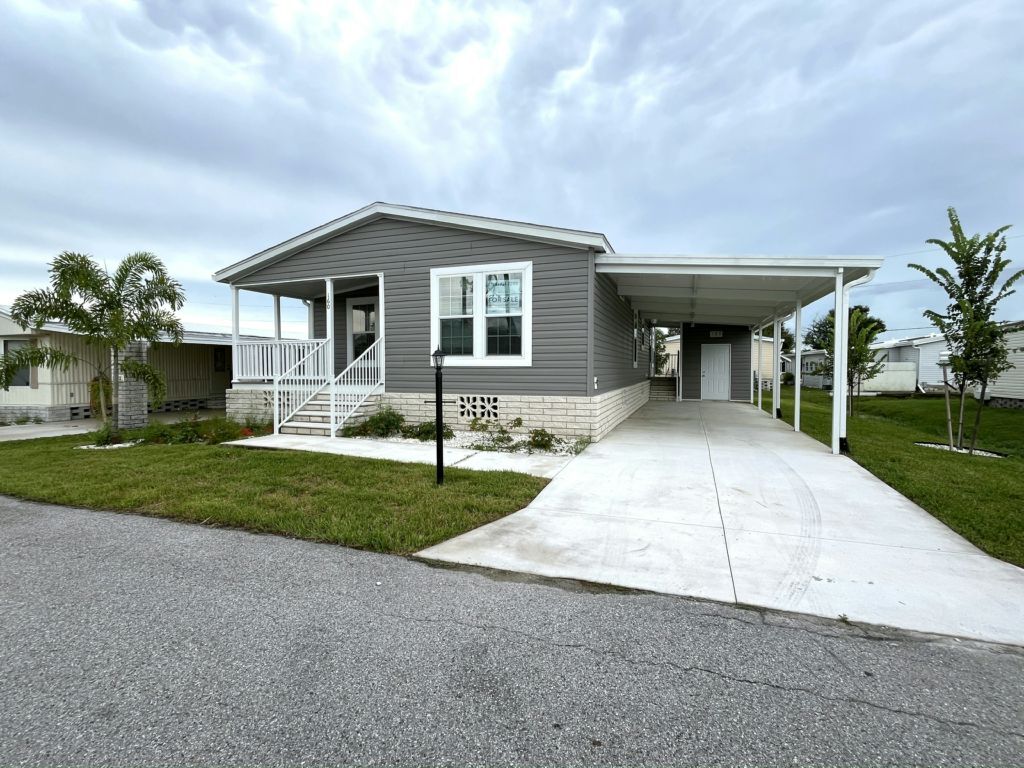 Photo - 17100 Tamiami Trl House