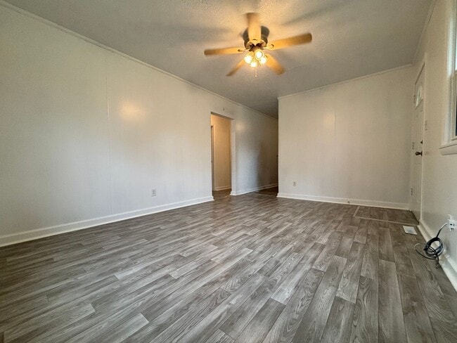 Photo - Available Now 2 bedroom 1 bathroom with 2 car garage