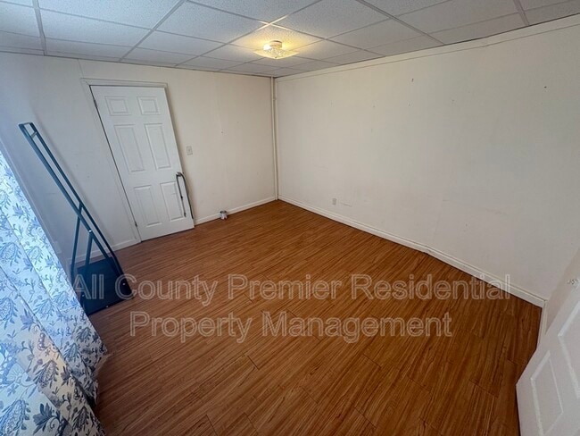 4 Henshaw Ct Unit 2 Rear