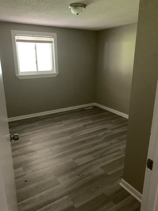 Main BR - 537 Norwood Dr Unit 2