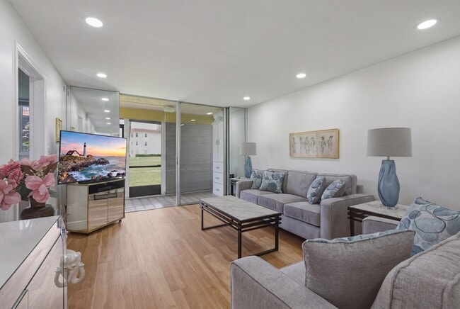 Photo - 371 S Hollybrook Dr Unit 106