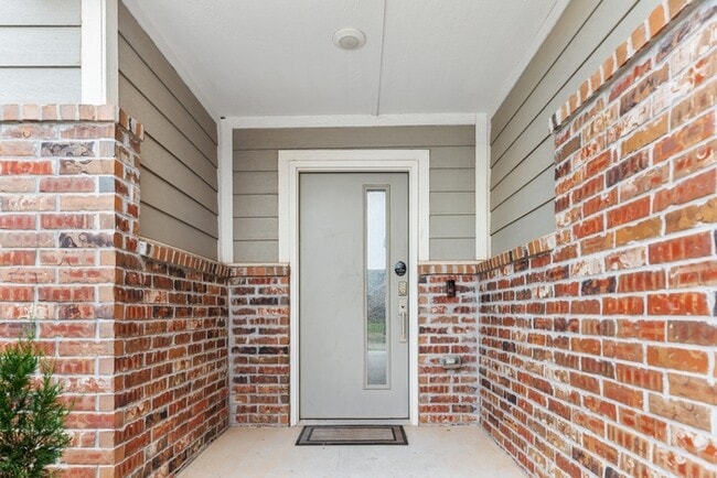 Photo - 1200 Ridgeway Dr