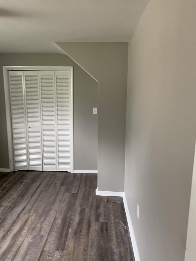 Photo - 555 New Alexandria Rd