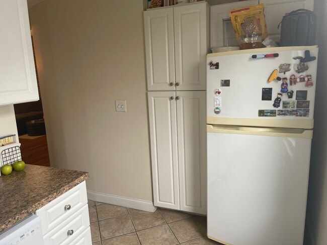 Photo - Stunning 2 bed , Free Month/No fee Exposed brick, Central AAC, Porch Super Sunny Awesome layout! ...