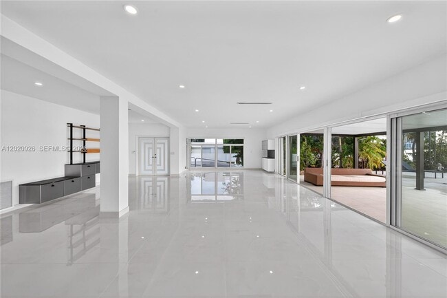 Photo - 1101 S Shore Dr