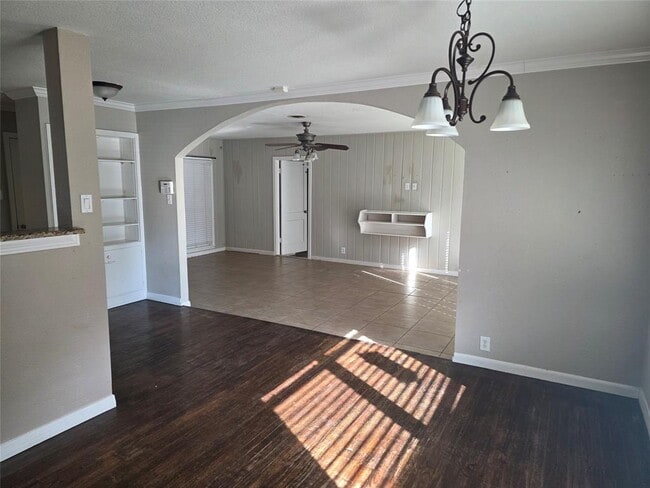 715 Vogel Ave
