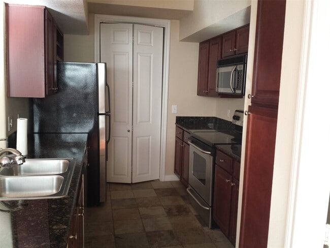 Photo - 7575 Kirby Dr Unit 2403