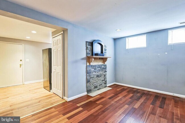 Photo - 4929 Foote St NE Unit 2