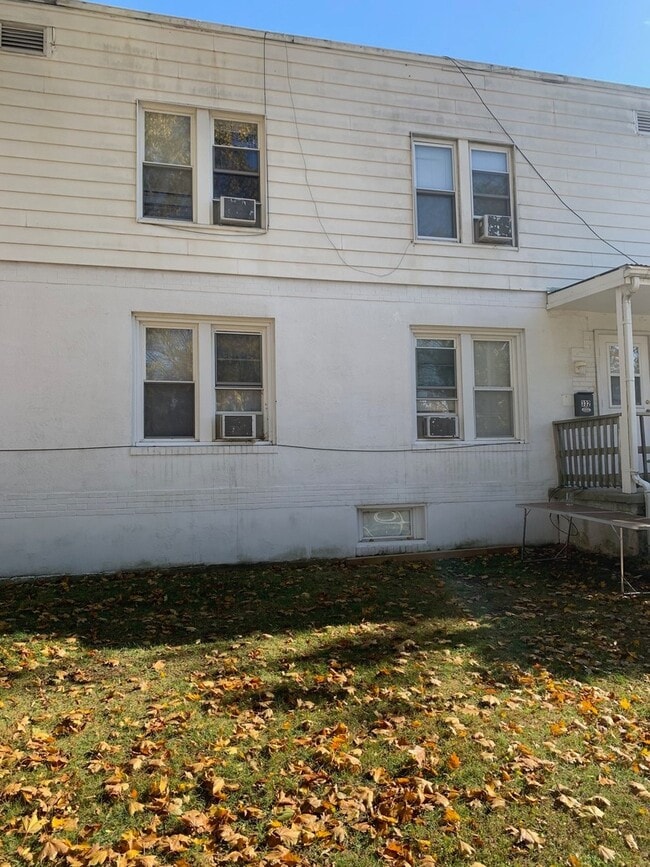 Building Photo - 332 W Nittany Ave Unit 1