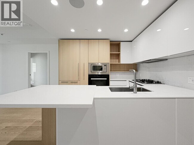 Photo - 6811 Pearson Wy Unit 3XX