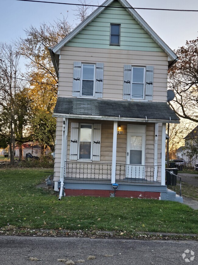 Building Photo - 1318 4th St NE Rental