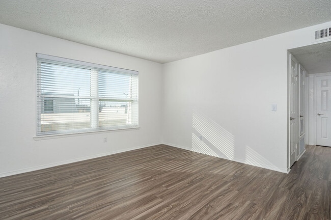 Living Room - Hillcrest Green