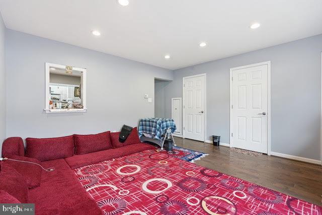 Photo - 87 Sudbury Square