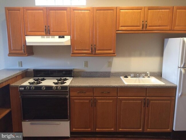 Photo - 2025 S 3rd St