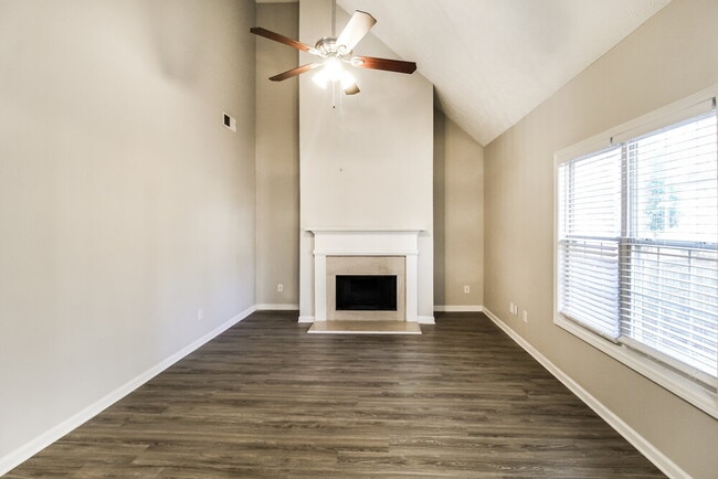 Photo - 2951 Highland Park Cir