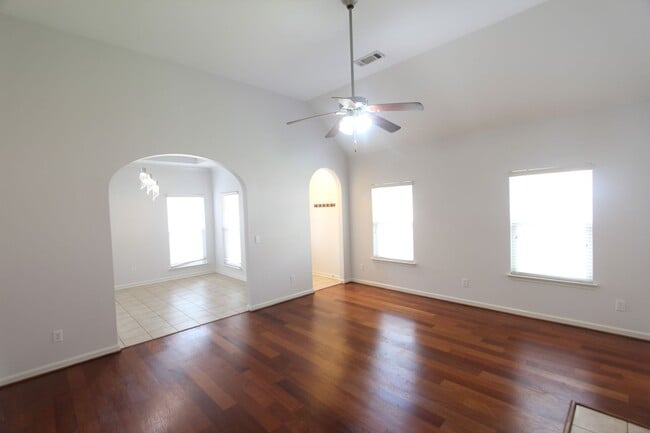 Photo - Homewood Area - Oxmoor Glen - Minutes to Downtown & UAB