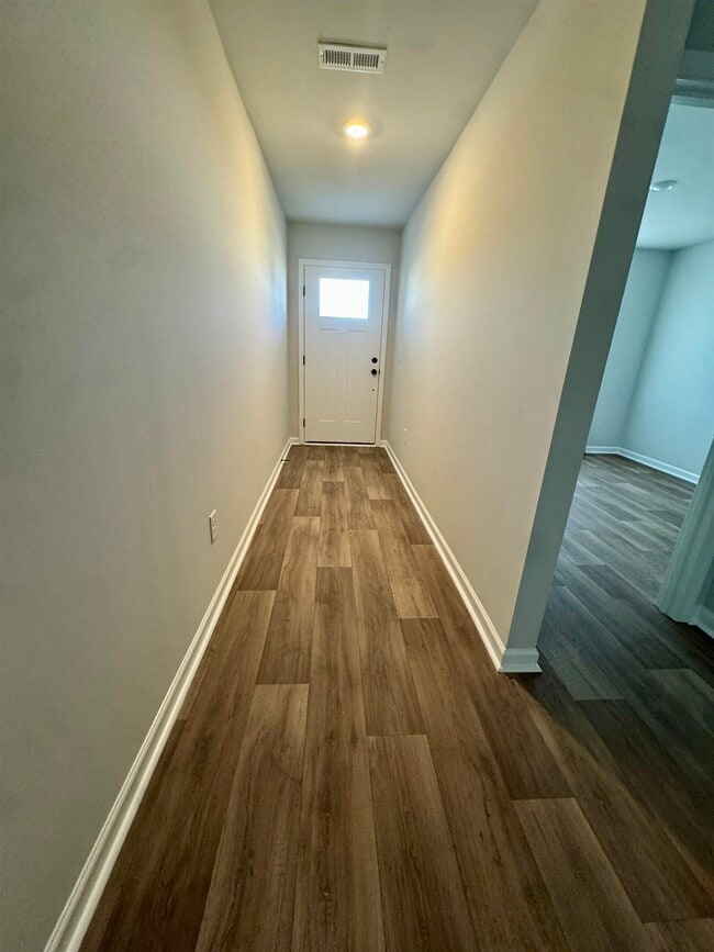 Photo - 1735 King Oaks Lp