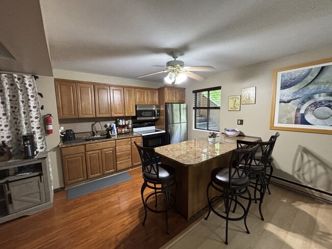 Photo - 72 Woodbine Dr