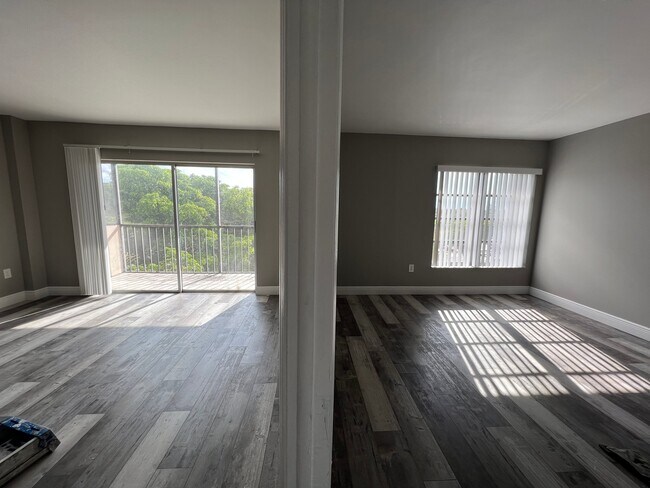 Photo - 4158 Inverrary Dr Unit 503