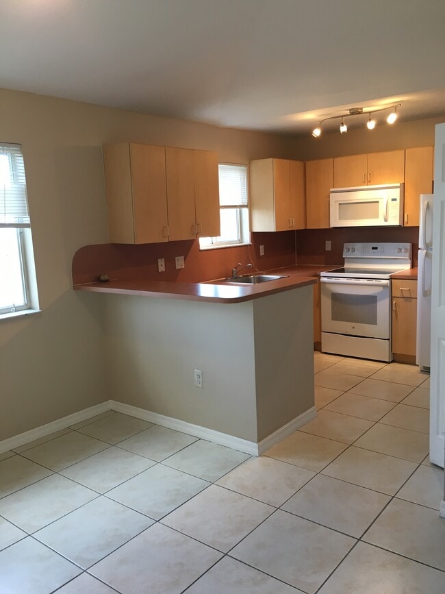 Photo - 1261 SE 27th St Unit 206