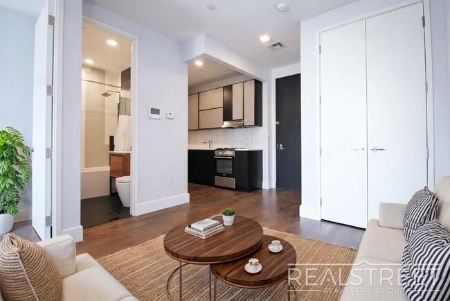Photo - Luxury 2 BR in Bushwick with Roof Deck! Unidad 2F