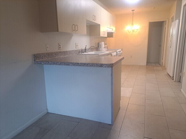 Photo - 2050 Oleander Blvd Unit 10106
