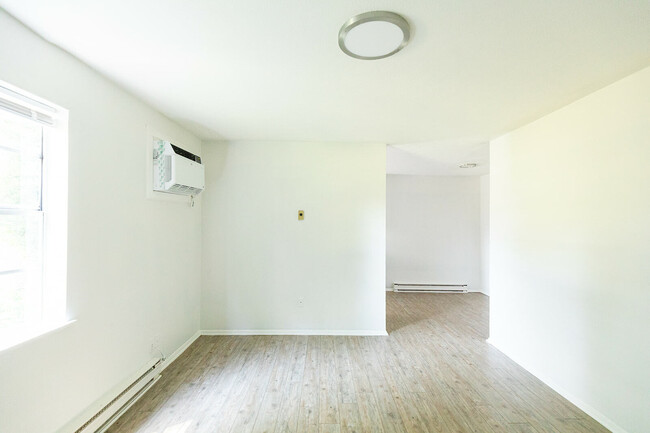 Building Photo - 409 Lily St Unit 14 Rental