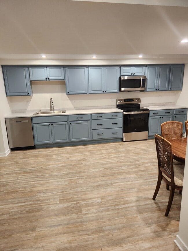 Photo - 3085 Summer Pl Unit Apt B