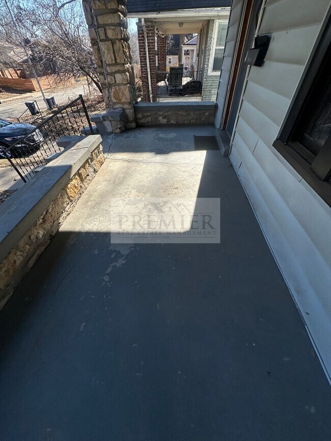 Photo - 5830 Tracy Ave