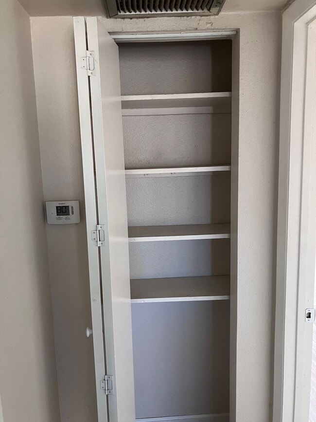 Photo - AVAILABLE NOW! Unit 3052 Edith