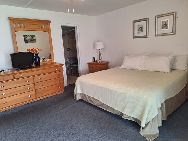 Photo - 1010 Wolverton E