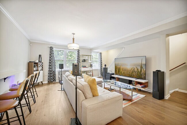 Photo - 1622 5th St NW