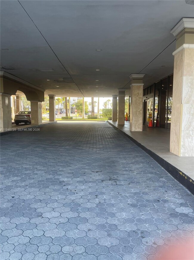 Photo - 400 Kings Point Dr Unit 330